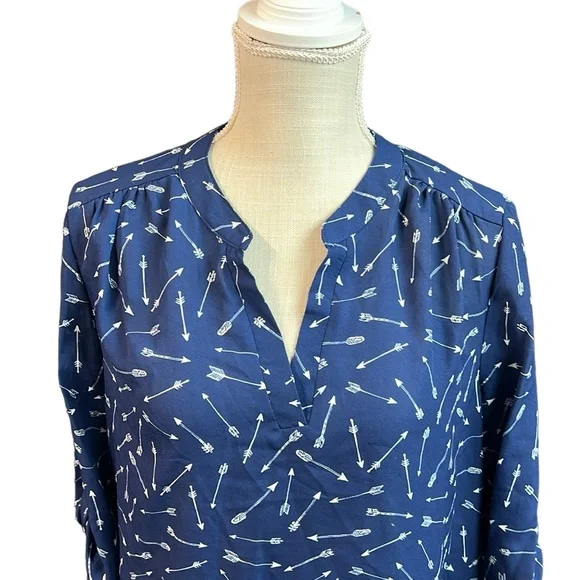 NWT Crescent & Willough 3/4 Long Sleeve Blouse Shirt Blue Arrows Womens L - Picture 2 of 10